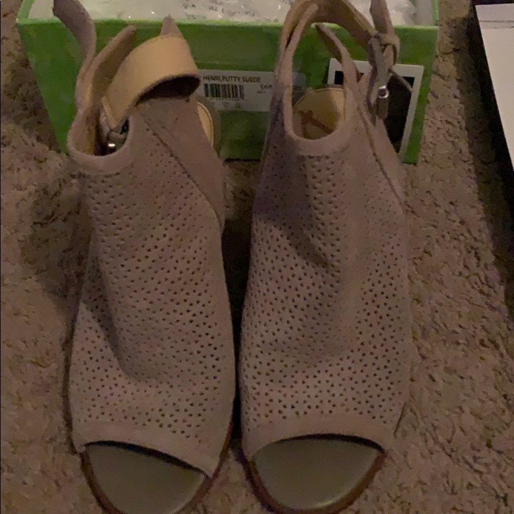 Neutral peep toe booties